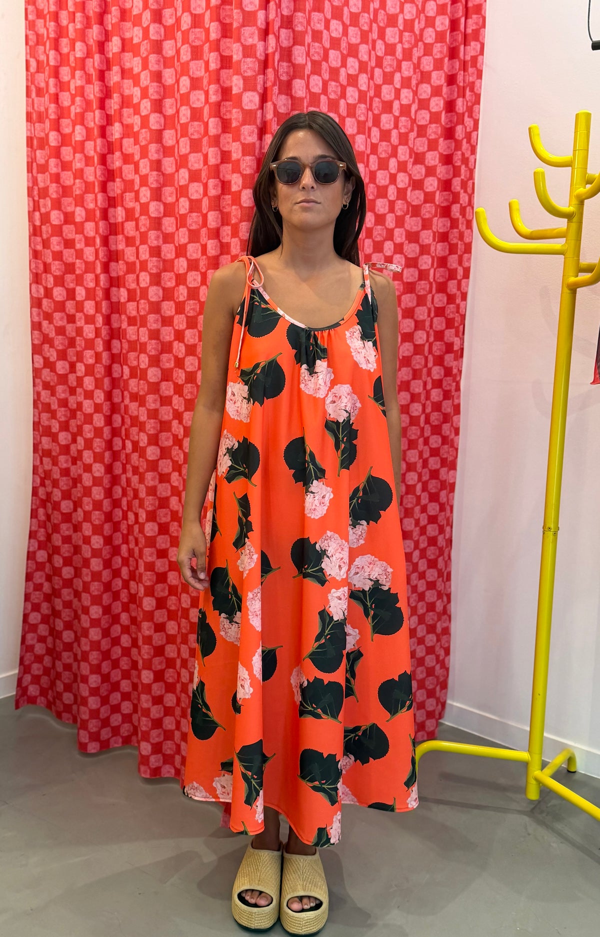 Vestido com laços