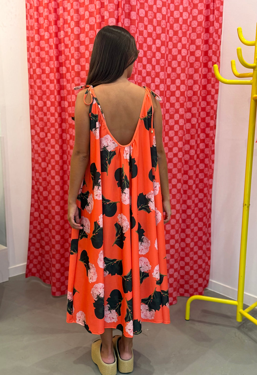 Vestido com laços